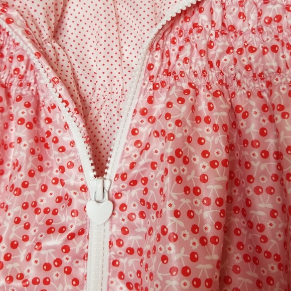 Cherry Windbreaker - Picture 3 of 3